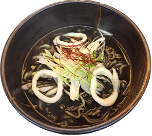 墨のイカれラーメン